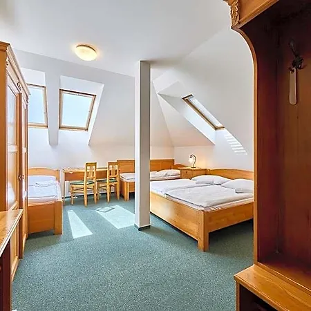 Krakonos Hotel 3*